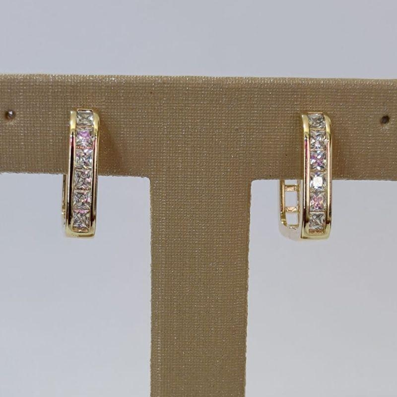 Brinco - Argola quadrada cravejada