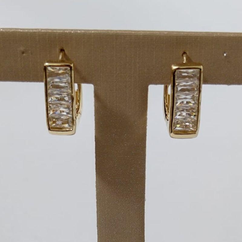 Brinco -Argola - Zirconia