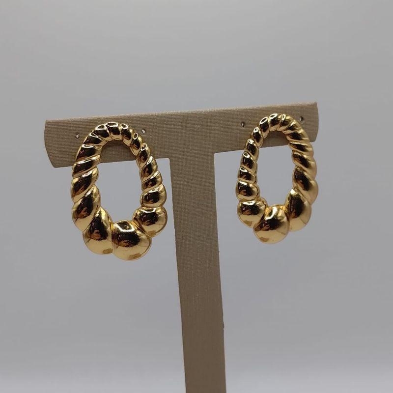 brinco oval ouro