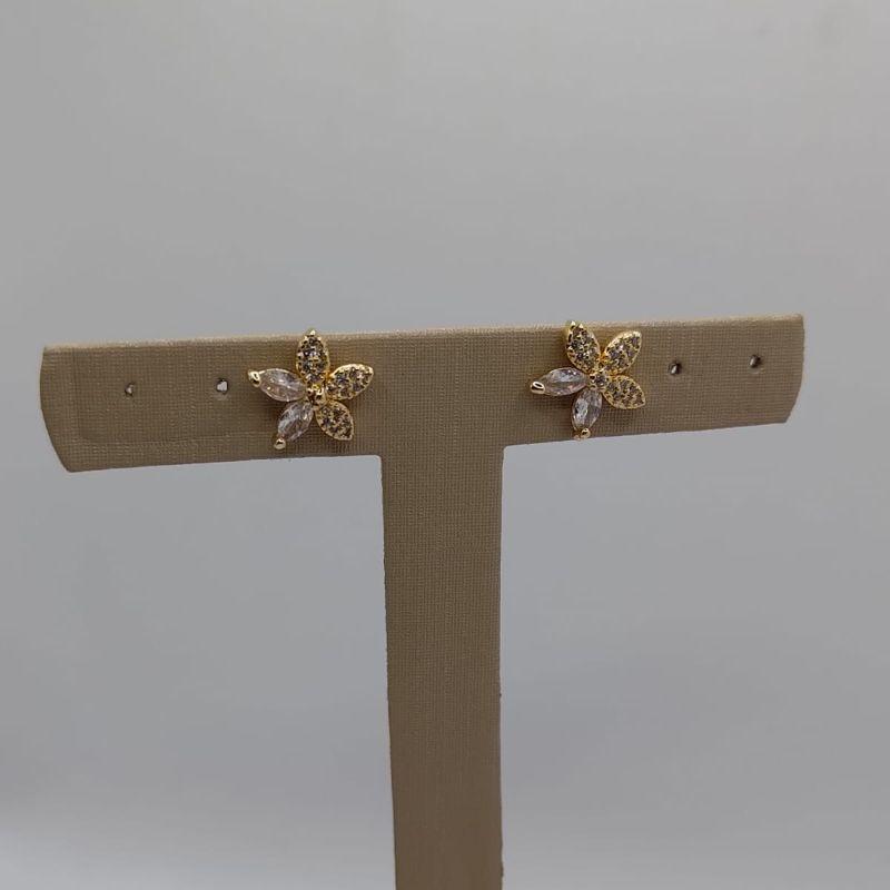 Brinco flor com zirconia