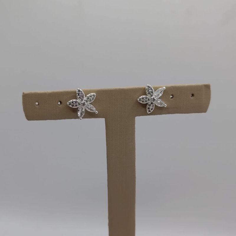Brinco flor com zirconia