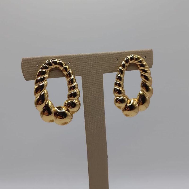 brinco oval ouro