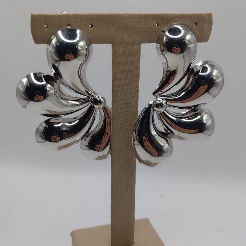 brinco petalas de gota