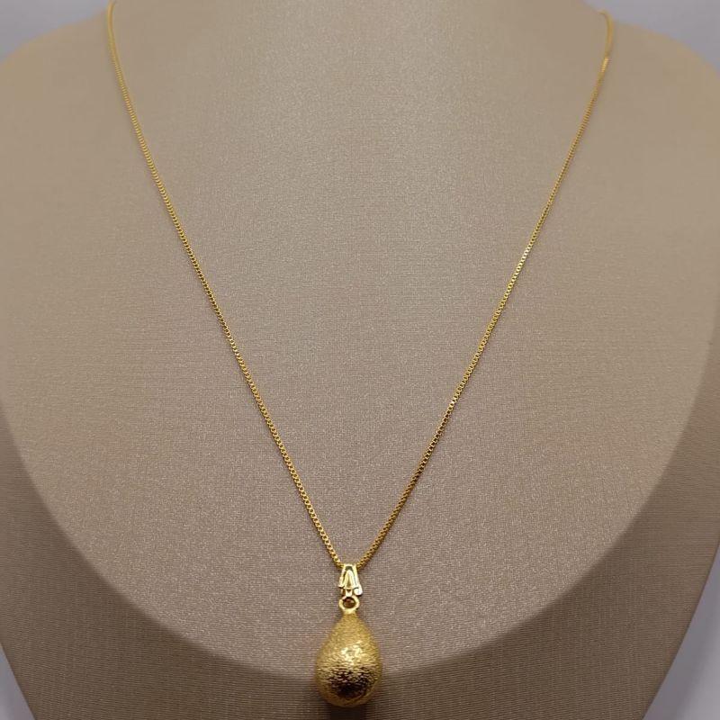 colar gota pendurada